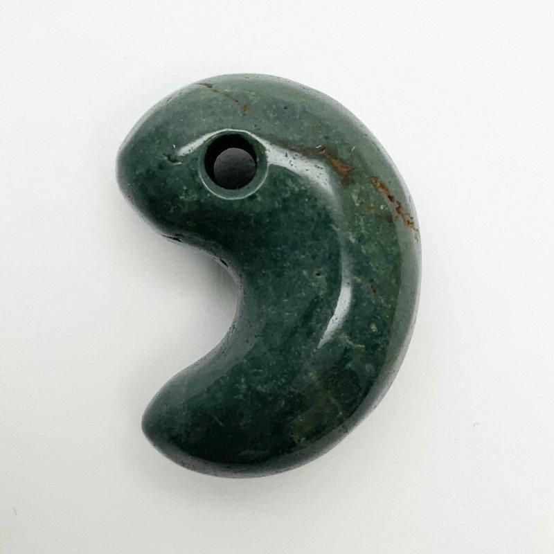 出雲石／碧玉 勾玉 中 AA 巴型 】 出雲石 国産 花仙山 青めのう 緑 空