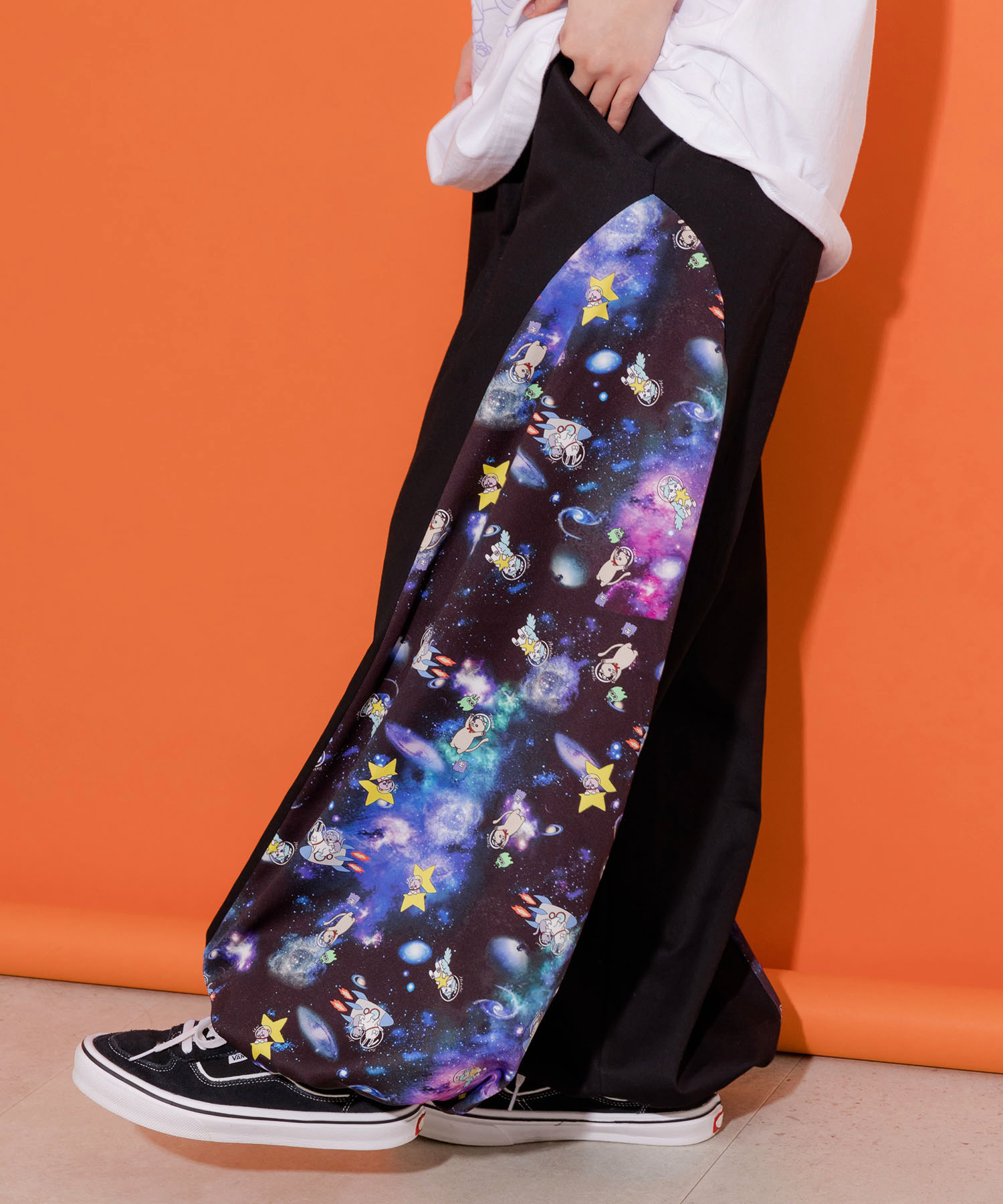 東京トガリ 肩ヒモつき宇宙柄キュロット