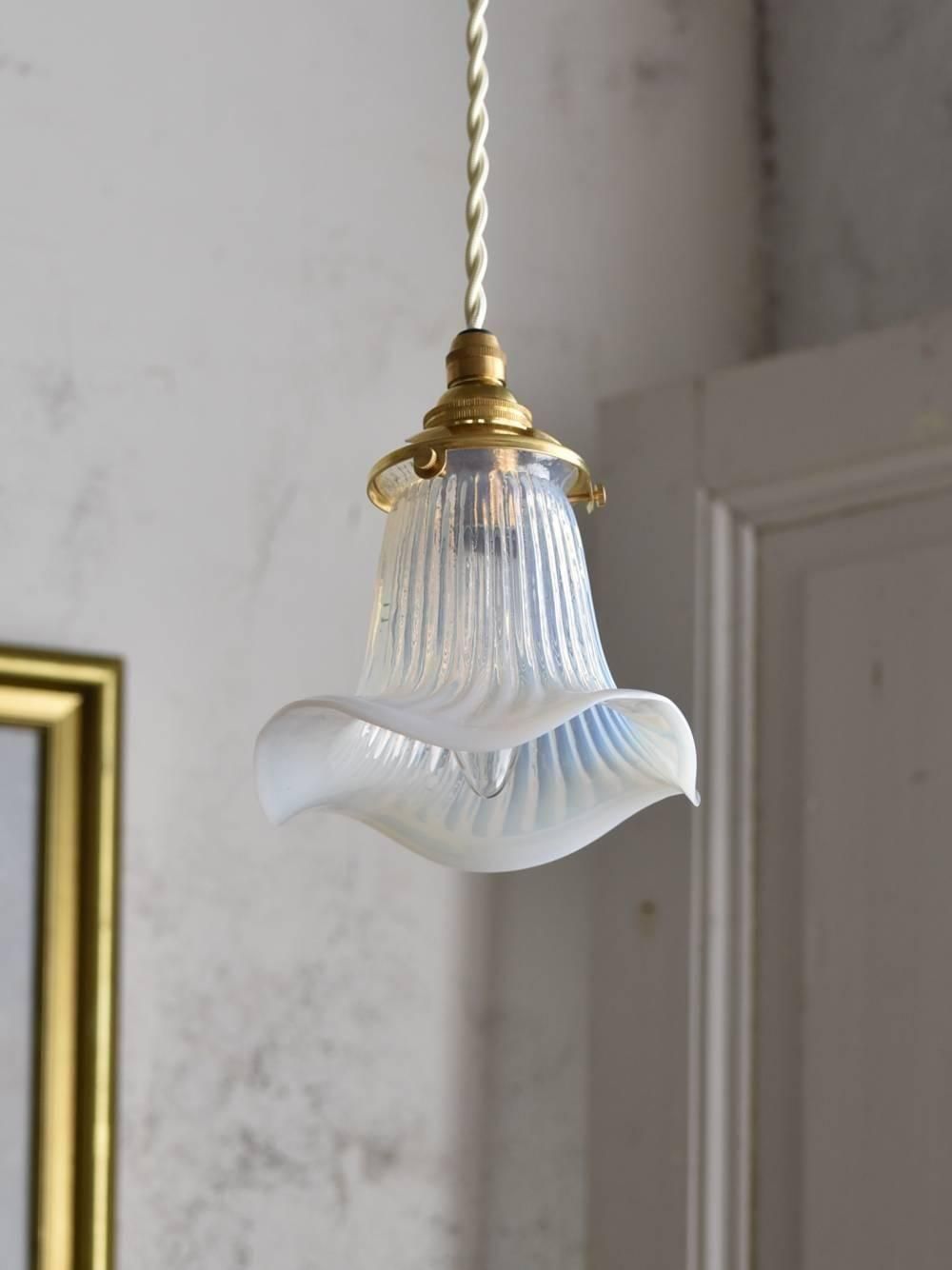 ガラスシェードランプ.オパールセントガラス フランスアンティーク照明