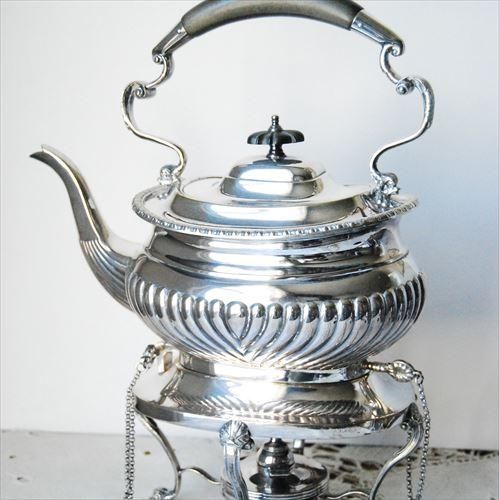 WILCOX】ビクトリアンのティーケトル 【シルバープレート】
