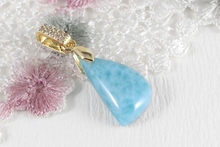 ミャンマー産本翡翠 彫刻 857g｜天然石 原石 通販のキラリ石