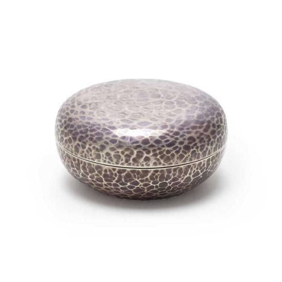 純銀 鎚目 蓋付き 菓子器 茶道具 共箱有り 重量約185g マリ様