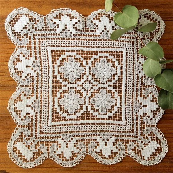 アンティーク クロッシェレースドイリー 四角×4つのお花 - tekuteku