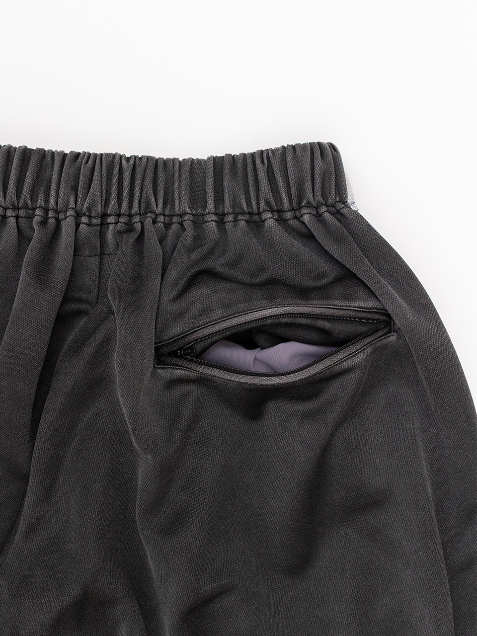 FADED BLACK TRACK PANTS-フェイデッドブラックトラックパンツ-doublet