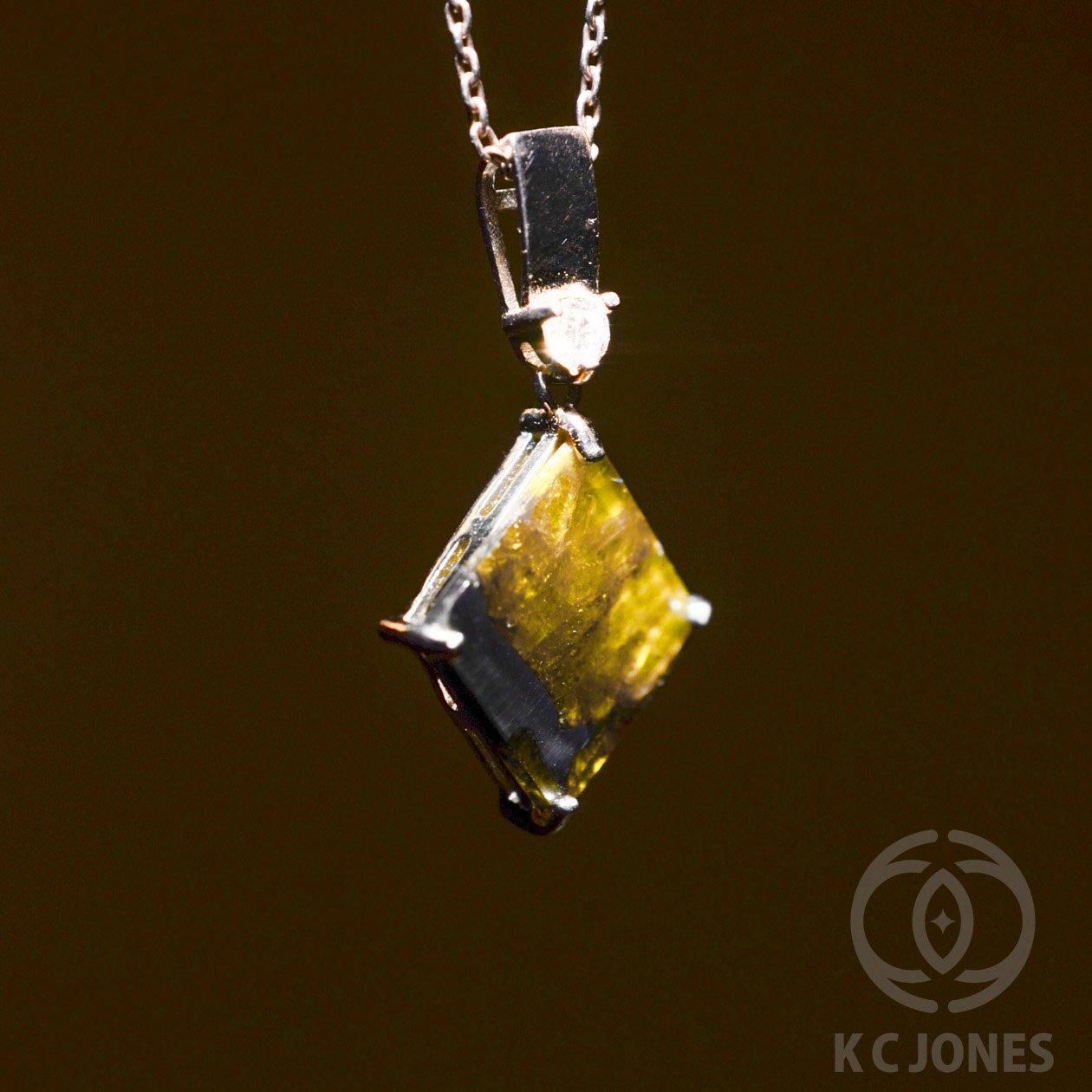 イミラック隕石 2g ペンダントトップ - KCジョーンズ・クリスタルショップ