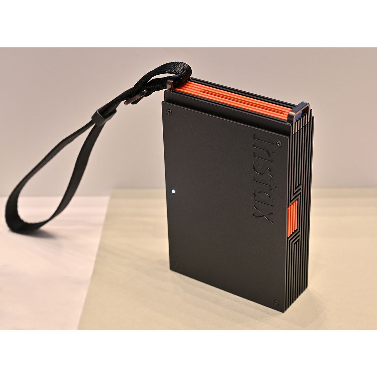 富士フイルム、“チェキ”スマホプリンターの上位モデル「instax mini