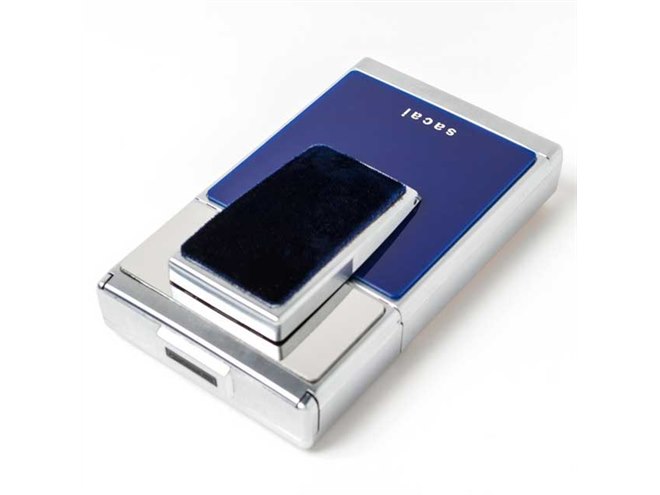 ポラロイドSX-70」復刻版モデルが蔦屋家電で限定販売、110,000円