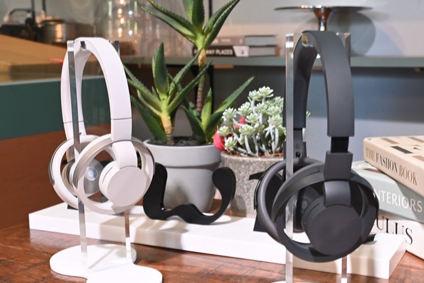 圧倒的な開放感！ NTTソノリティの耳をふさがないヘッドホン「nwm ONE