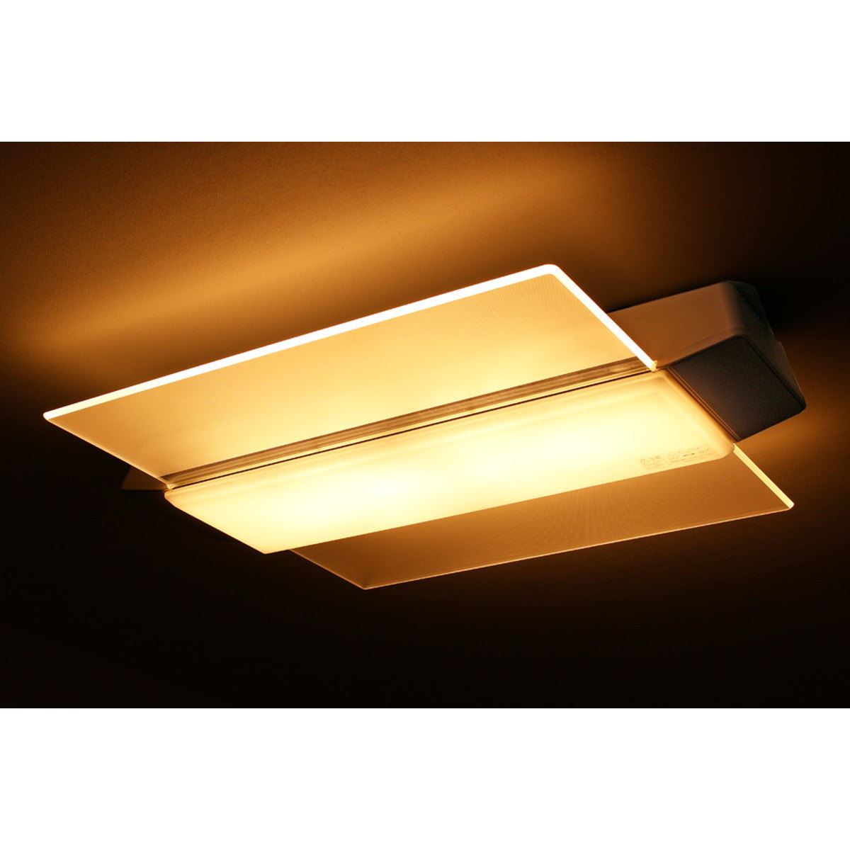 LEDシーリングライトから音楽！ パナソニック「AIR PANEL LED THE