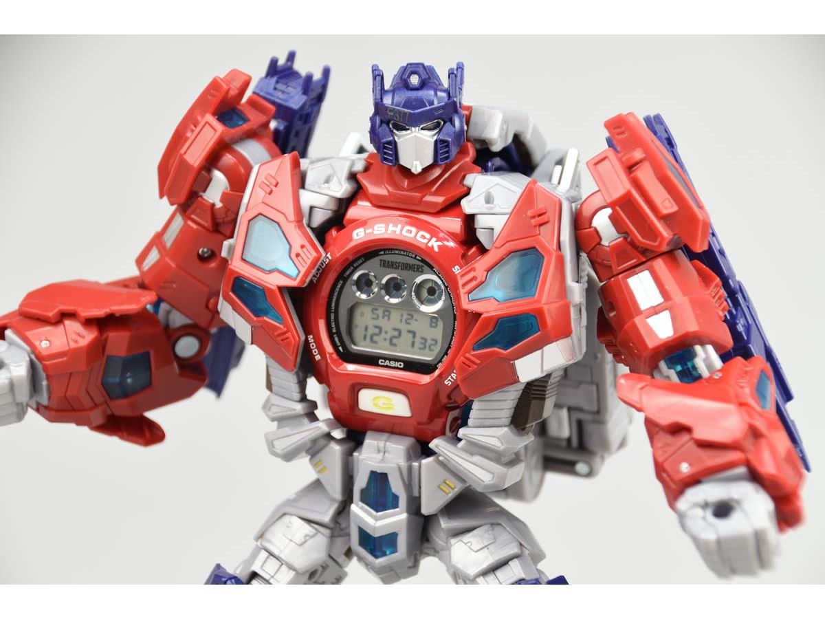 G-SHOCK」が「トランスフォーマー」の中に！ コラボ変形フィギュアを