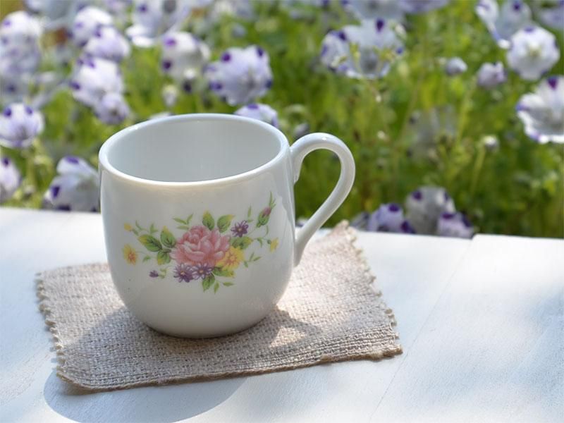 可愛い花柄がデザインされた 陶器のミニマグ 美濃焼 手作りケーキ