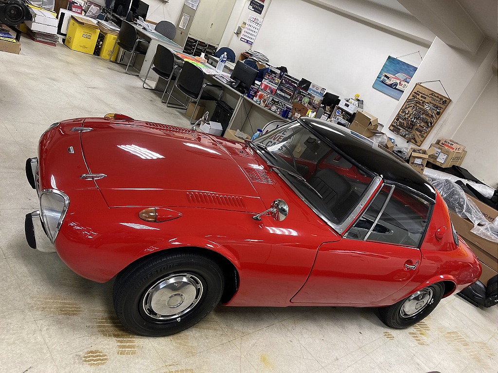 トヨタスポーツ800 (赤/黒ルーフ 白内装) No.31 箱付き トヨタスポーツ