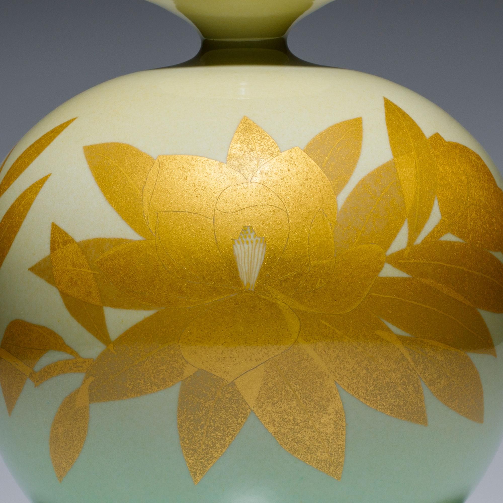 人間国宝 吉田美統作 7号花瓶 釉裏金彩泰山木 - 九谷満月公式