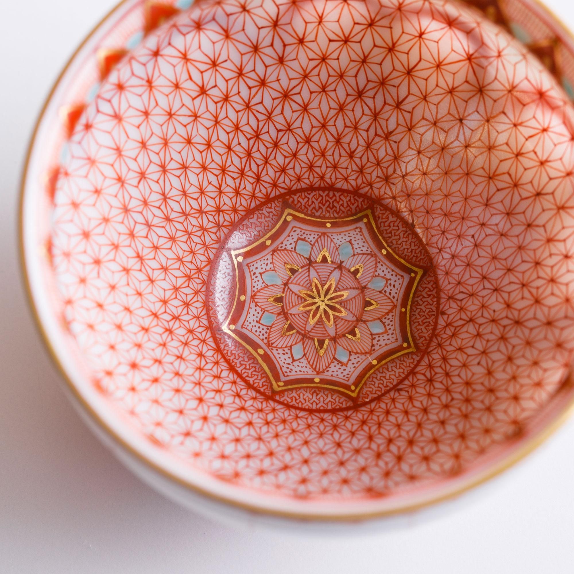 赤絵金彩酒盃2個「陶印 九谷竹塘」（何故か「平安 松山造」の桐