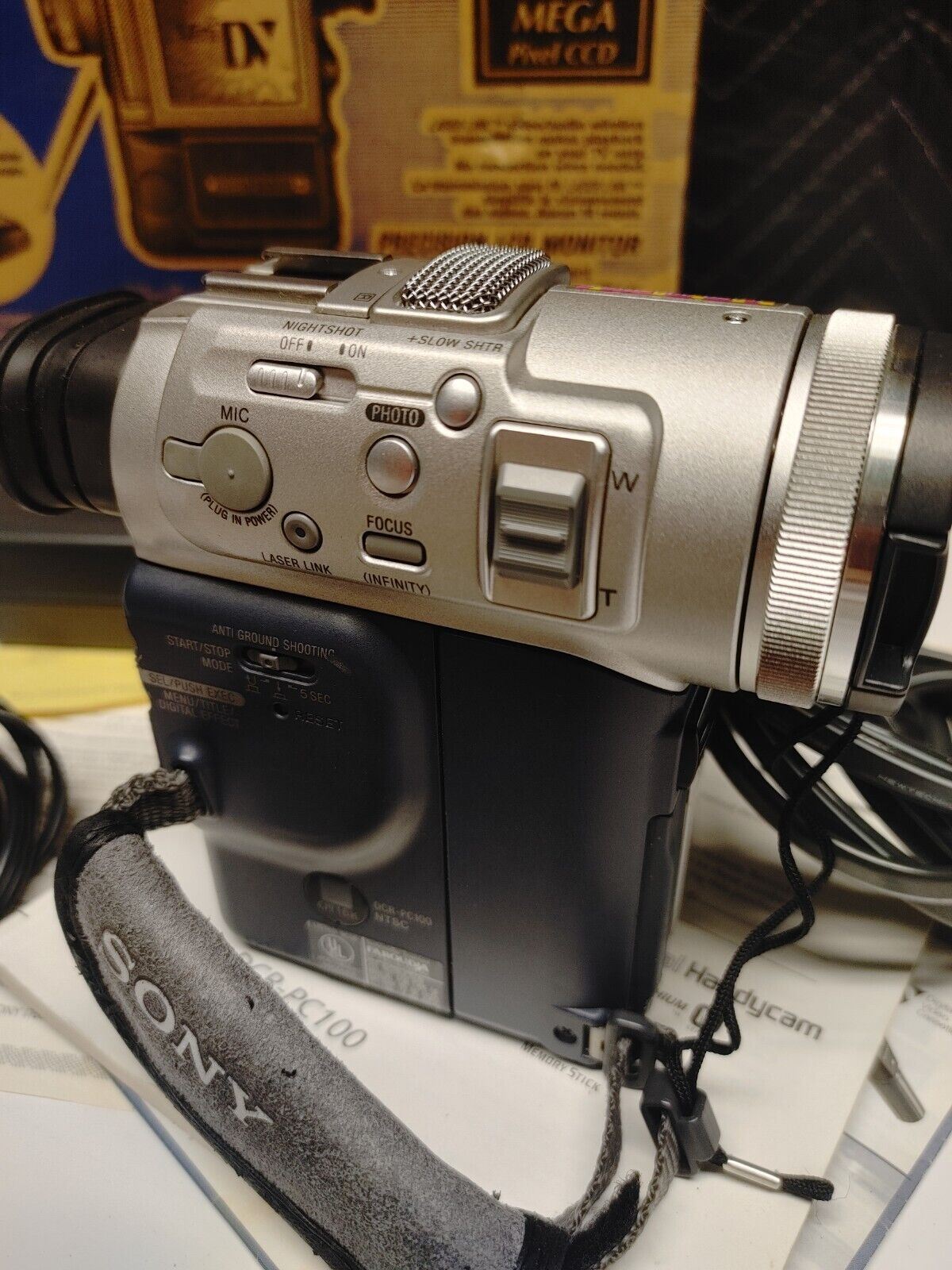Sony Handycam DCR-PC100 Mini DV MiniDV Camcorder VCR Watch Play