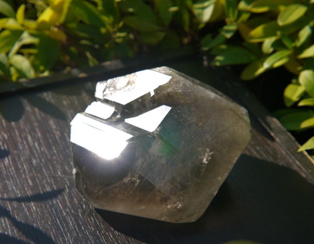 シン・ザギマウンテンクォーツ55/黒針入り/ツートン