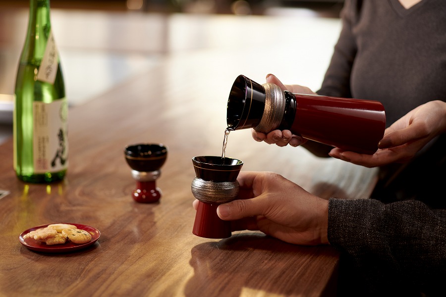 日本酒パーティーに漆器を！」 輪島漆塗り酒器 高さ(取っ手先まで32cm