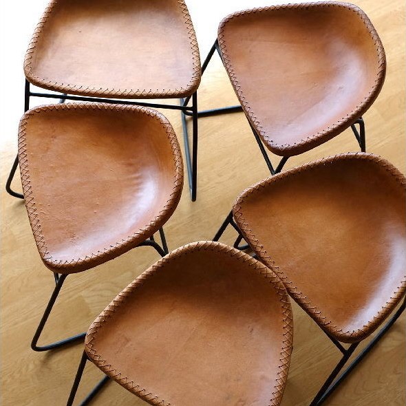 本革と細身アイアンのスツールが格好いい - 椅子の店