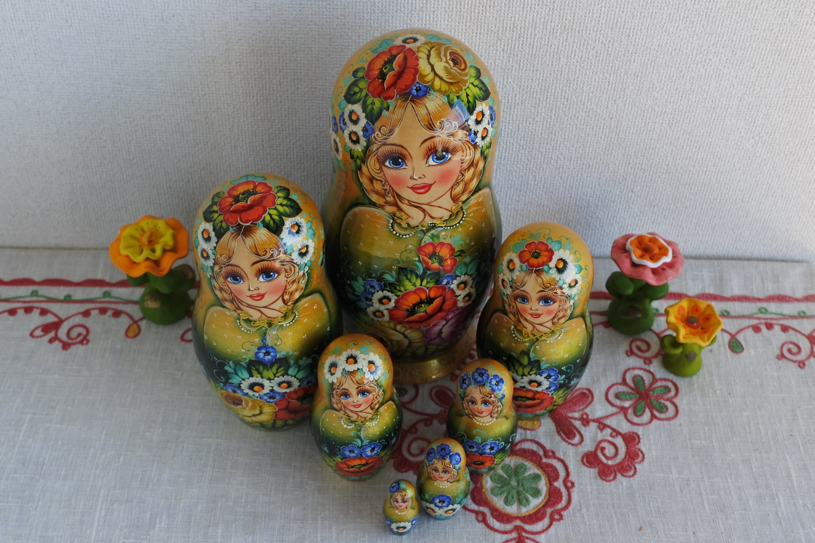 ナターリャ・ベルシーニナのマトリョーシカ ブーケ 7ピース ゴールド