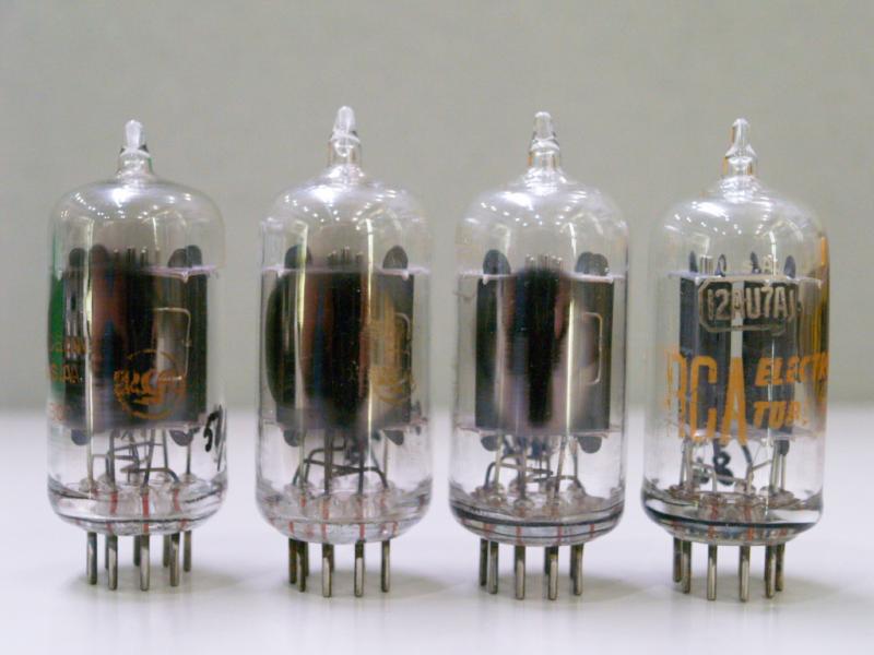 カメラのいわもと：真空管 12AU7、ECC82、同等管、類似管商品在庫一覧