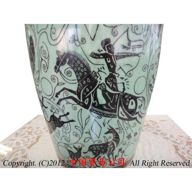 清乾隆藍地に彫られた十二支人物紋梅瓶 景徳鎮 装飾品 現代工芸品美術