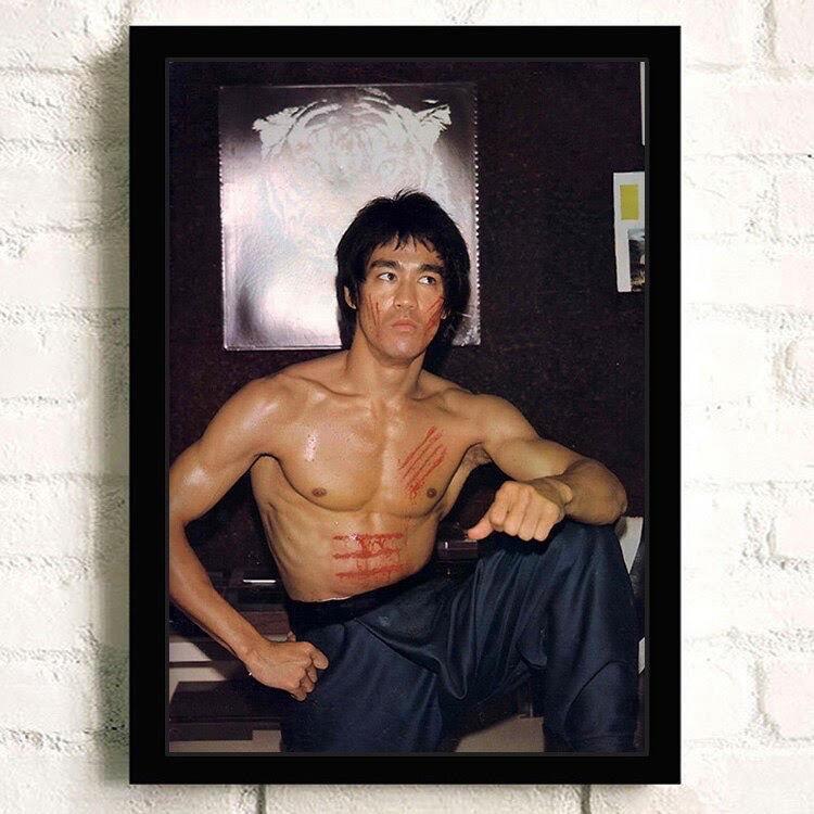 ブルースリー ポスター 70x50cm カンフー 武道 燃えよドラゴン グッズ