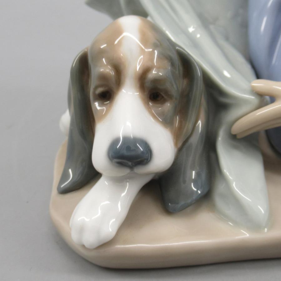 リヤドロ No.5688 「風邪をひかないように」 Lladro/陶器/置物/犬/少女