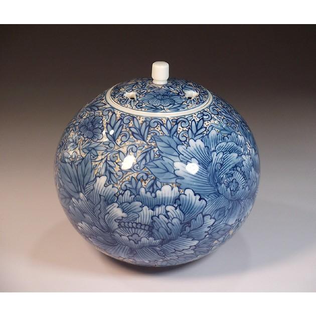 染付金彩唐草牡丹絵香炉｜有田焼 陶芸作家 藤井錦彩作 : 有田焼 藤井錦