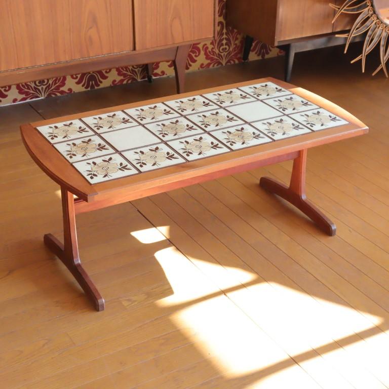 タイルトップテーブル ヴィンテージ 長方形 イギリス 木製 レトロ