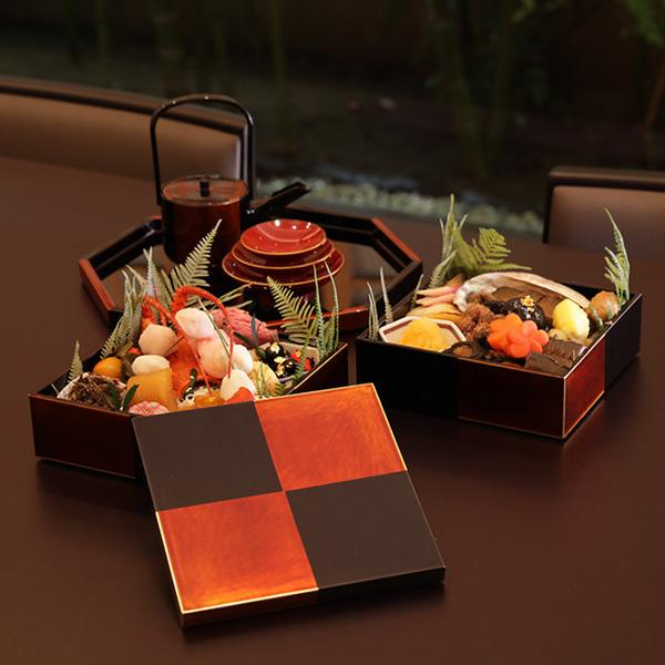 山田平安堂 屠蘇重揃 白檀（屠蘇器＋お重箱） : 漆器 山田平安堂