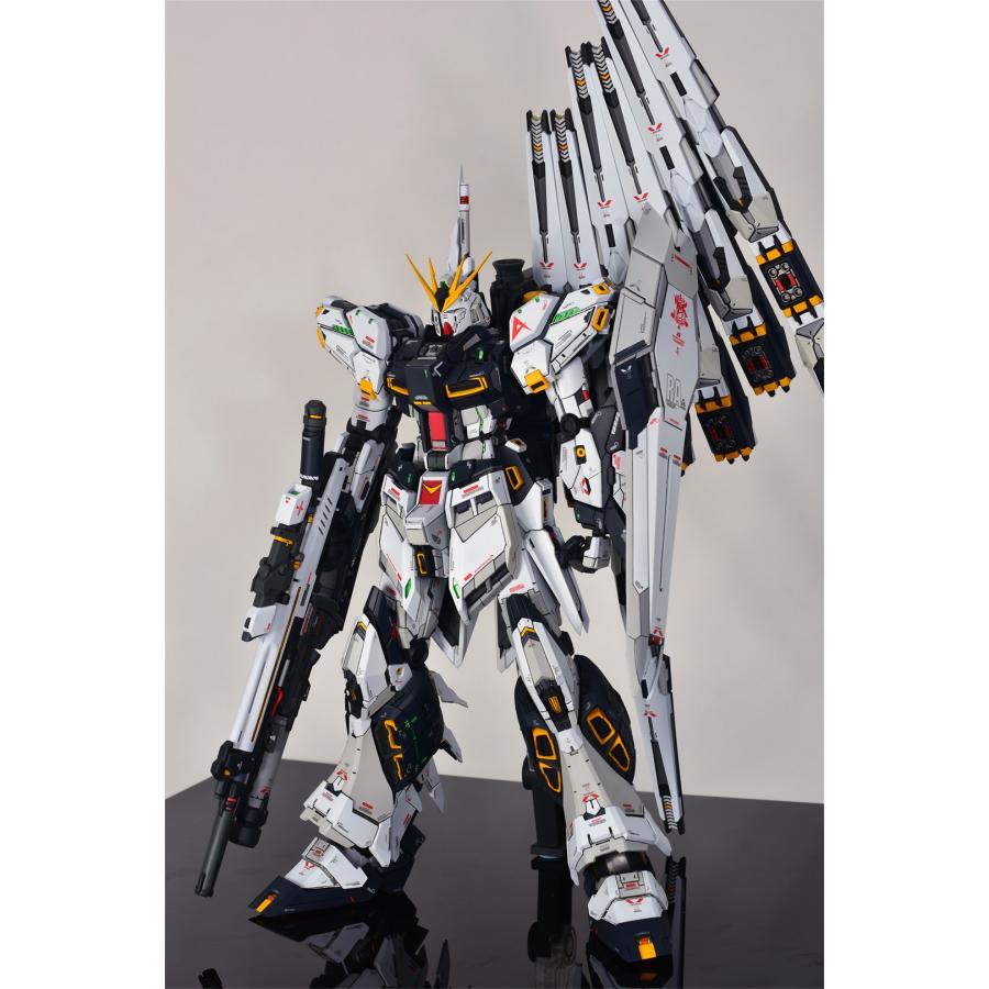 RX-93 νガンダム MG塗装済完成品 MG 1/100 RX-93 ν ガンダム