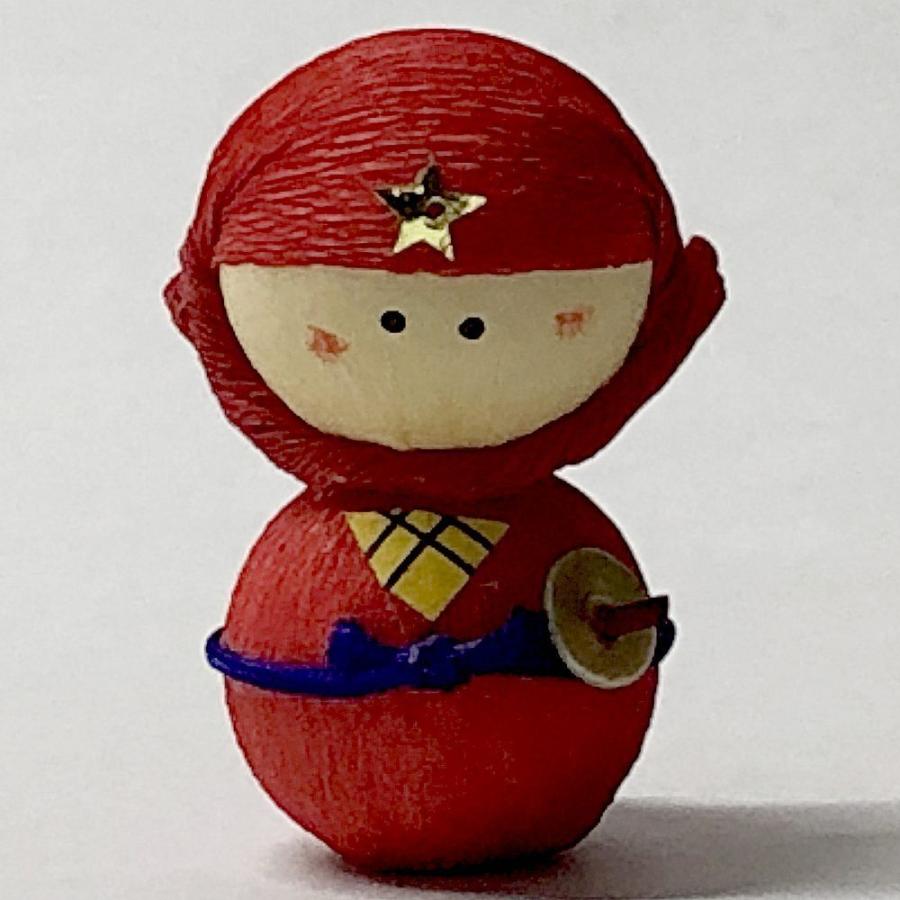 日本のおみやげ民芸玩具起き上がりこぼし人形 赤忍者 メール便 送料