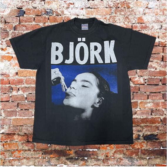 Bjork / ビョーク Tシャツ there's more to life than this : オーエム