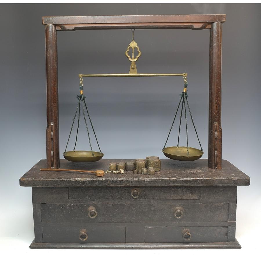 趣楽】 江戸時代 両替秤 分銅15種 高さ73cm 重量9，1kg 天秤