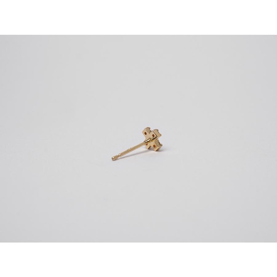 K18 プラス クロス ダイヤモンド ピアス プチサイズだから、使いやすい