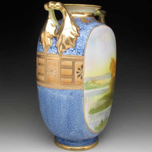 ノリタケ オールドノリタケ 暈し青地金盛り湖畔風景絵 花瓶 22cm