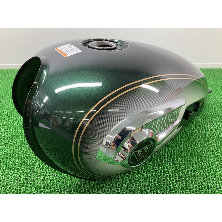 カワサキ（Kawasaki） W800 タンク 濃緑M 純正 中古 バイク 部品
