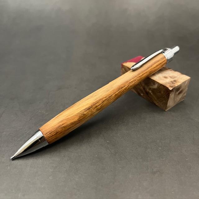 やまだ工房木軸シャープペン 0．5mm芯 吉野杉軸 吉野杉瘤杢手作り