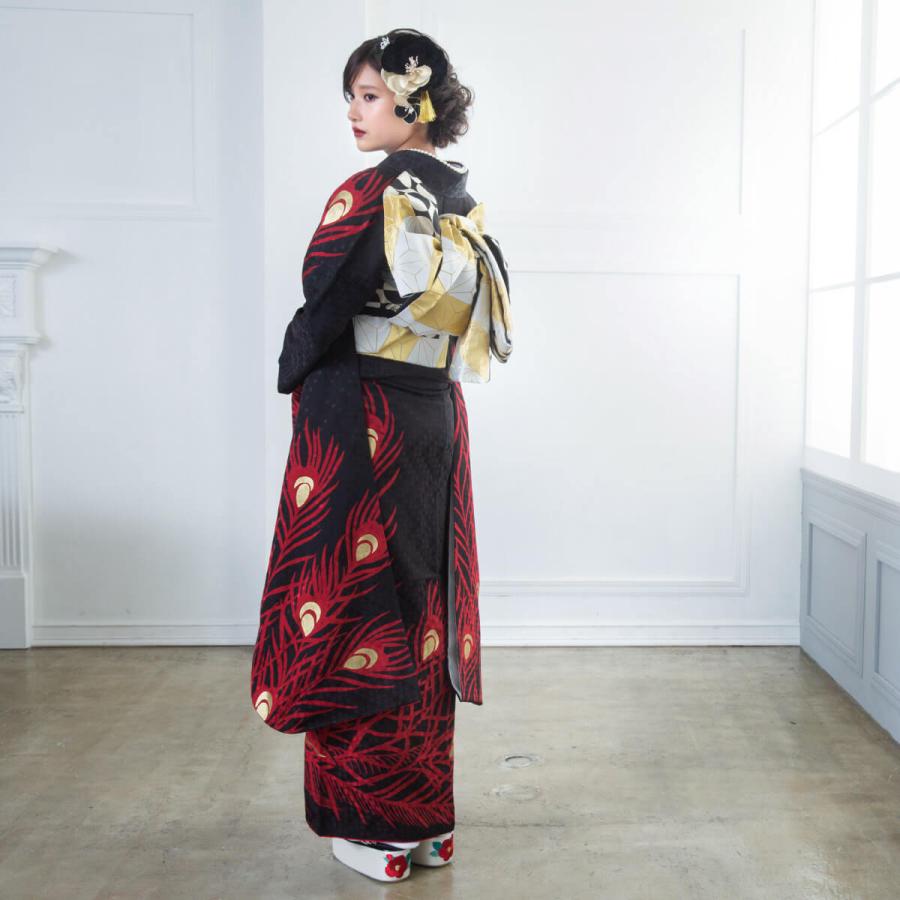 振袖レンタル モダンアンテナ 黒 孔雀(絹) 成人式 結婚式 モデル着用