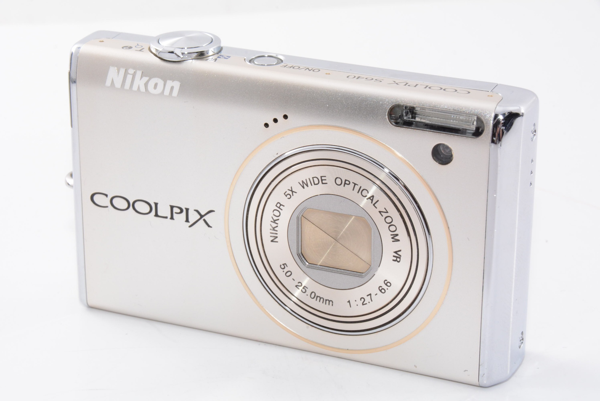 ニコン クールピクス COOLPIX S640（アイスシルバー） コンパクト