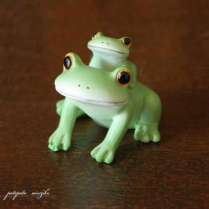 蓮の花に乗る カエル 置物 オブジェ 蓮華 蓮花 ディスプレイ 雑貨