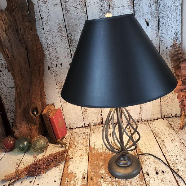 アンティークイタリアフランスアイアンスタンドライトガーデニング鉄