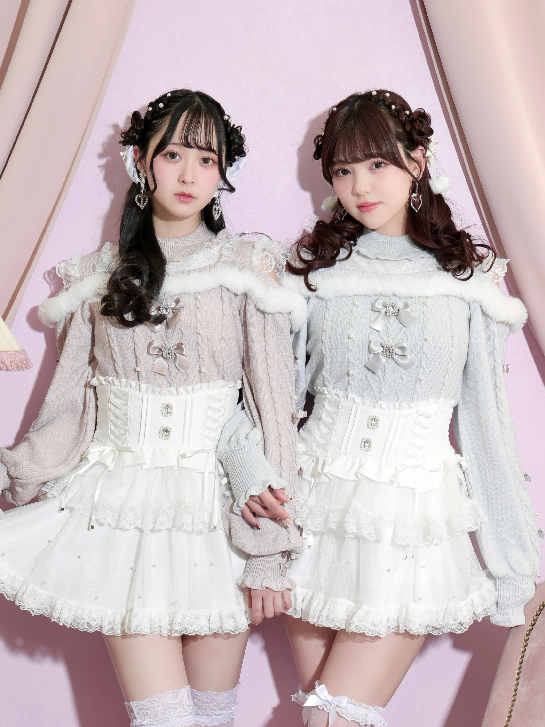 ビジューリボンケーブルオフショルファーニット（ニット・セーター