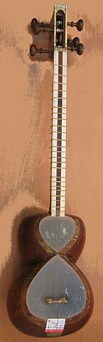 タールというイラン(ペルシャ)の弦楽器｜ビウエラとルネサンスギターと