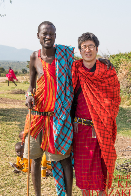 ケニアのマサイ族マーケットに行った2日目！家畜市場で牛と羊の売買を