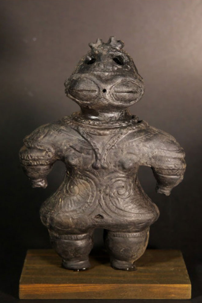 縄文円錐型土器 縄文円錐型土器 山梨デザインアーカイブ