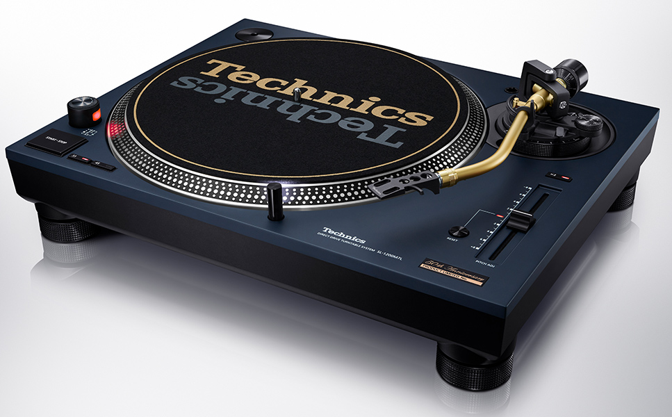 Technics SL-1200 MK5 ターンテーブル 2台とミキサー Technics SL-1200