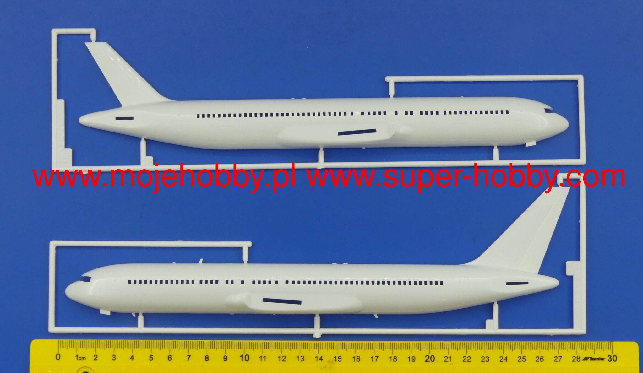 航空機・ヘリコプター ANA Boeing 767-300ER 1:200 ScaleModelStore