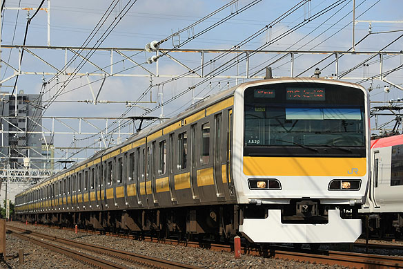 E231系500番代 総武緩行線 E231系500番代が中央・総武緩行線仕様となっ