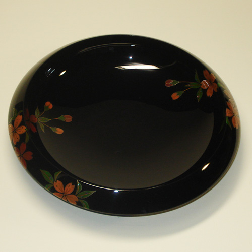 輪島塗 菓子器 鉄鉢形 -桜の蒔絵仕上げ- [内外面とも黒色]｜輪島市の
